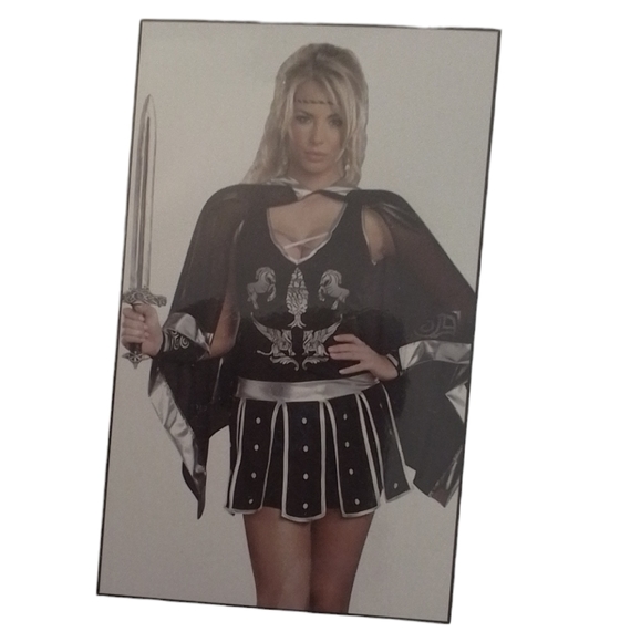 NEW Glorious Gladiator Women's Halloween 🦇 Costume SALE ‼️ - Picture 5 of 15